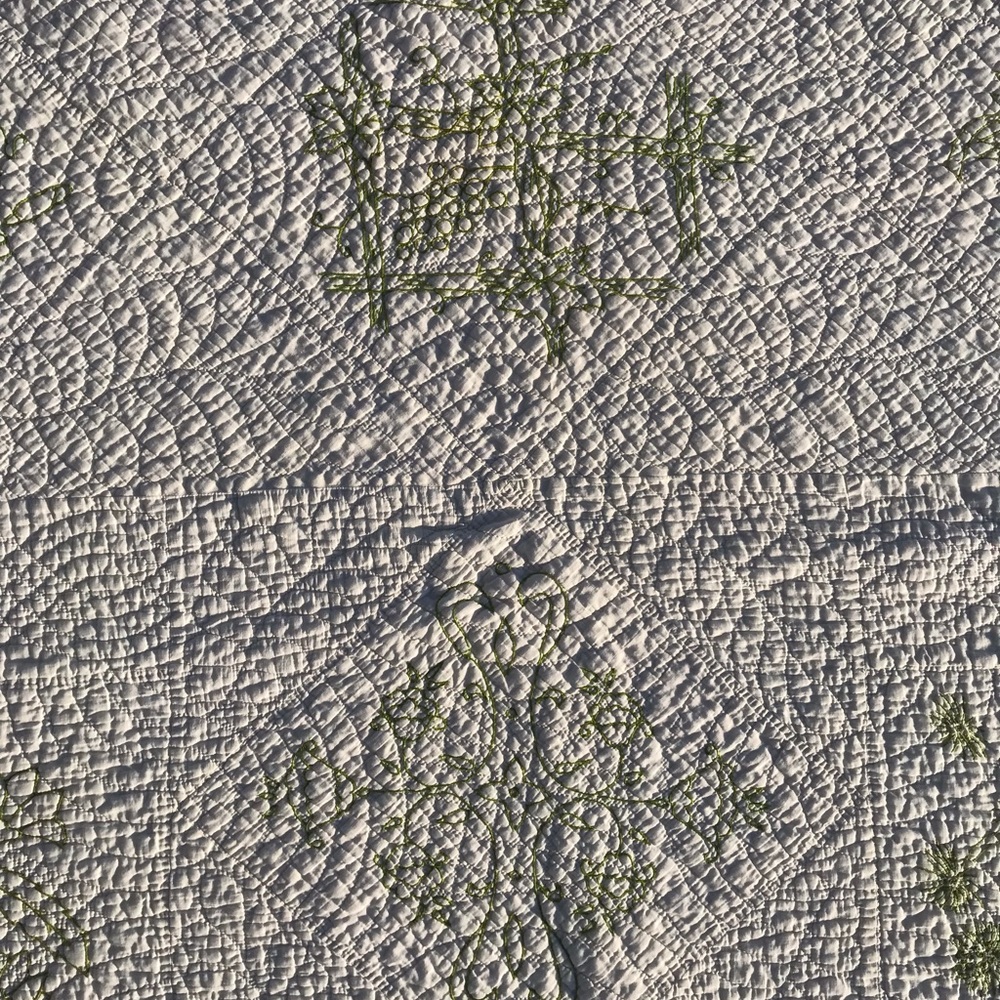 Vintage Hand sewn quilt - Picture 4 of 8